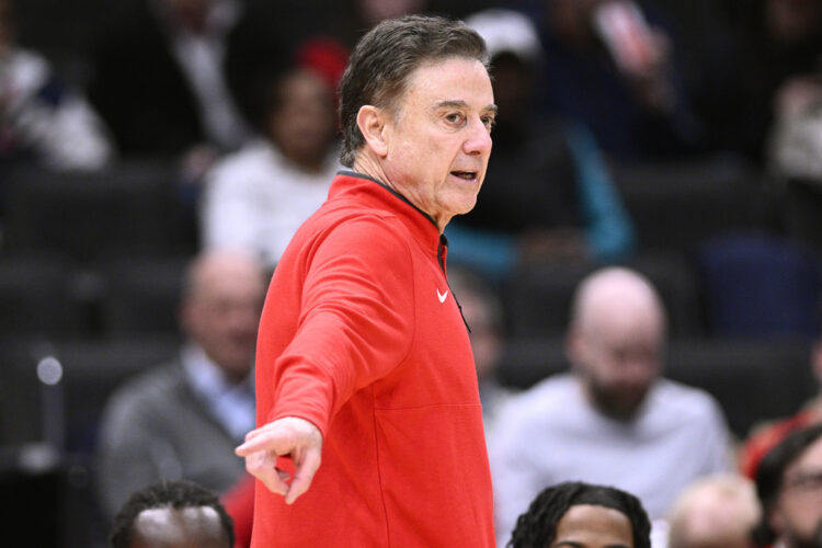 Rick Pitino-coached St. John's completes the program's first unbeaten January since 1985